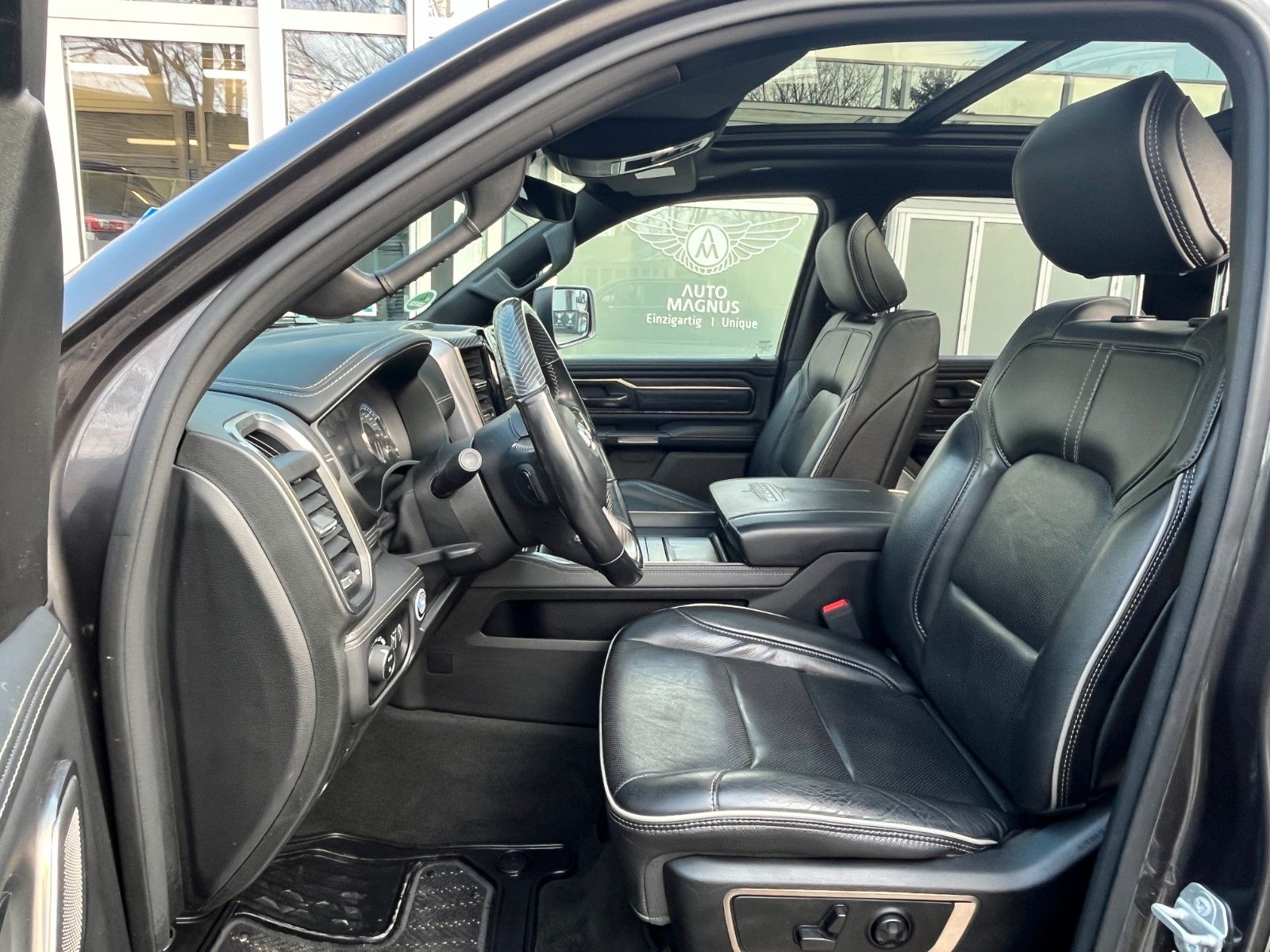 Fahrzeugabbildung Dodge RAM 1500 Limited *AHK*PANO*LPG*360°