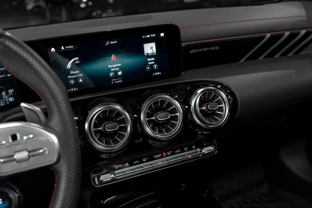 Mercedes-Benz CLA 35 AMG