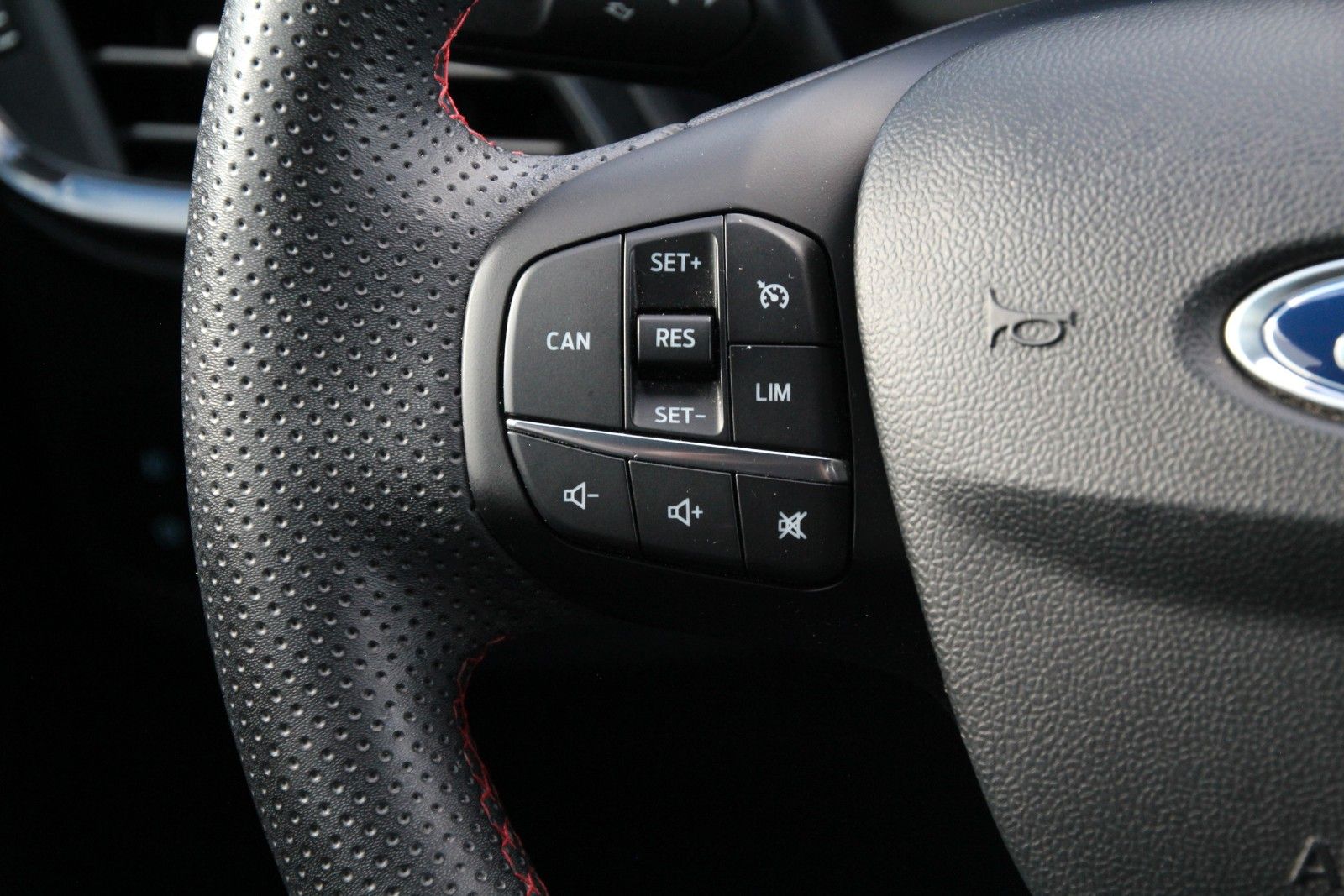 Fahrzeugabbildung Ford Puma ST-Line 1.0 EcoBoost Mild Hybrid
