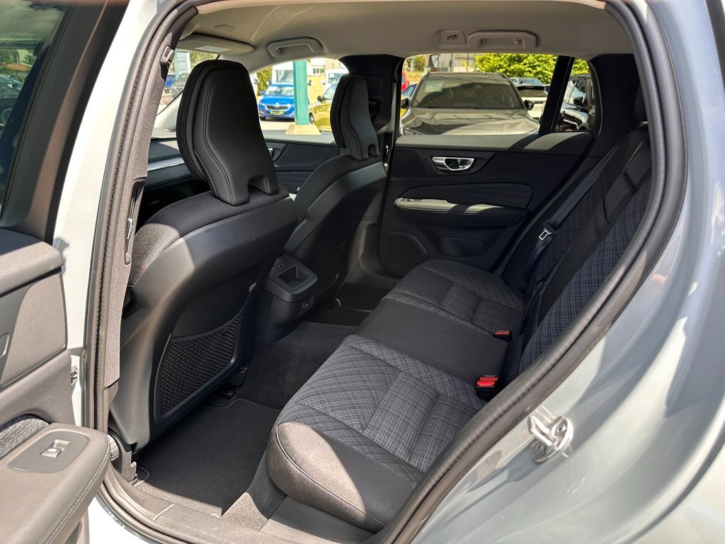 Volvo V60 Kombi B3 Core *ACC*beh.Lenk*Sitzh.v/h*