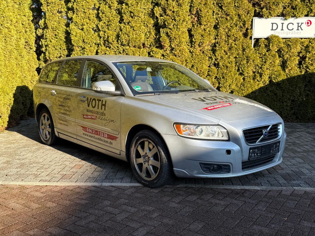 Fahrzeugabbildung Volvo V50 2.0D Aut. Momentum TEMP+KLIMA+MFL+T-LEDER