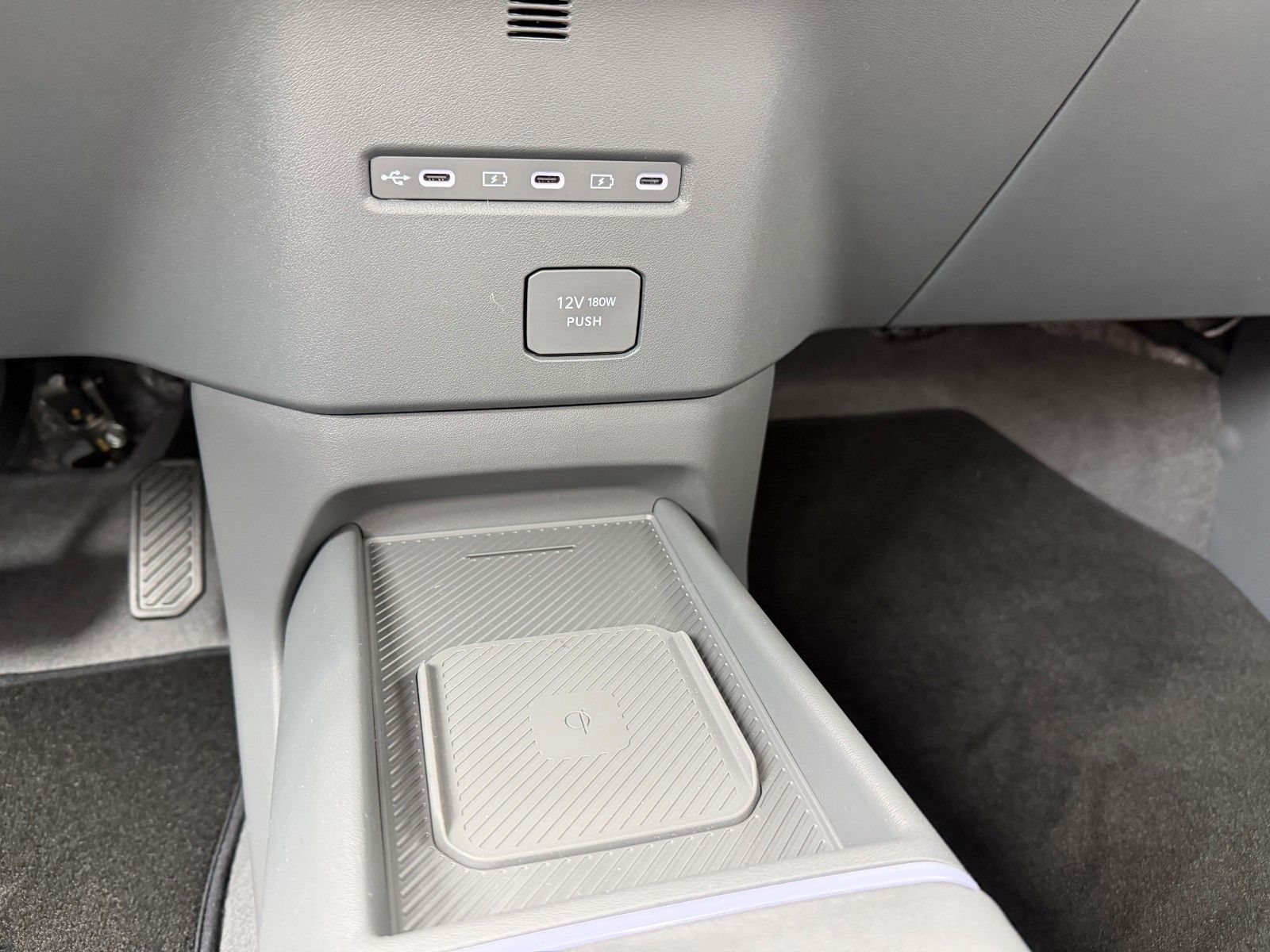 Fahrzeugabbildung Kia EV2 42.2 5S EARTH WIC TEC DWP DES