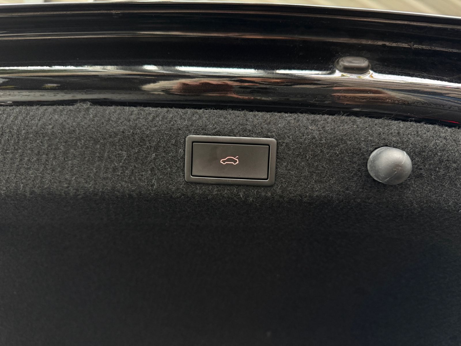 Fahrzeugabbildung SKODA Octavia Lim. RS RFK ACC HUD LED