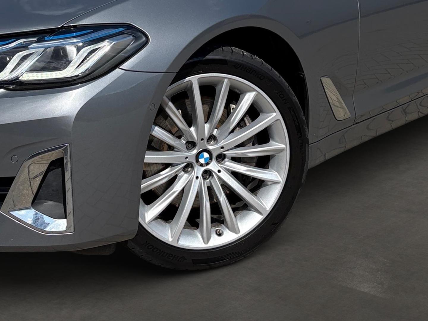 BMW 530 d Touring Luxury Line HuD 360° AHK Laser 4-Z