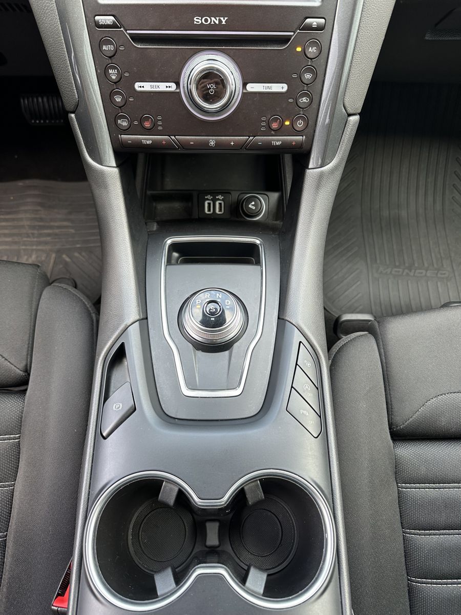 Fahrzeugabbildung Ford Mondeo Turnier 2.0 EB Titanium NAV+LED+AHK+SHZ