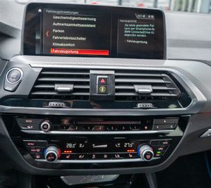 Fahrzeugabbildung BMW X3 30d xDrive M-Sport HUD|LED|AMBI|KAMERA|HiFi