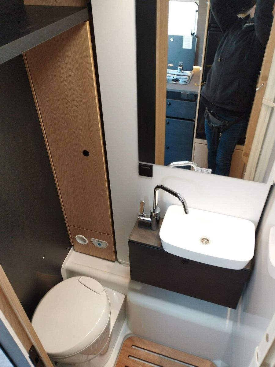 Fahrzeugabbildung Sunlight Adventure T 67 Automatik, Dörr Edition, TV