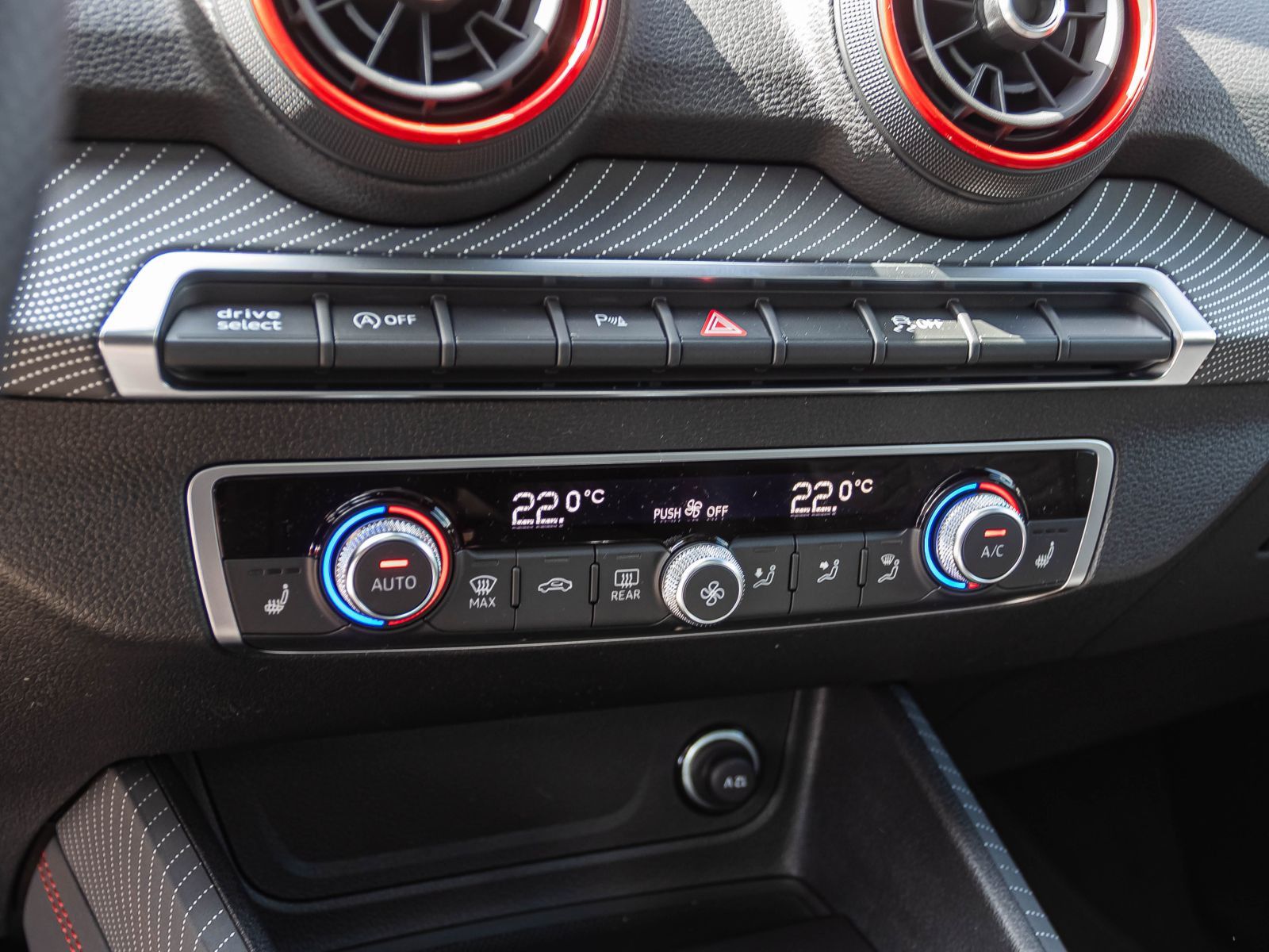 Audi SQ2 - Bild 13
