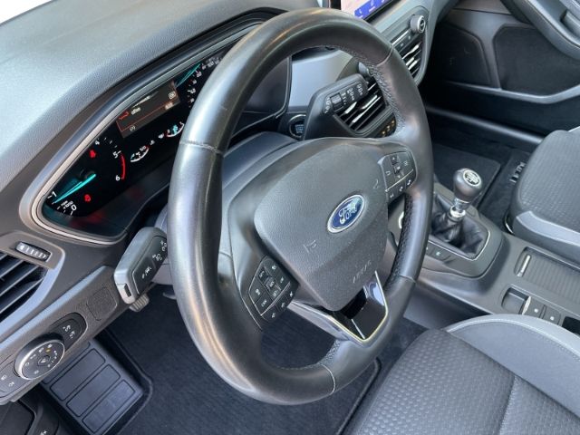 Fahrzeugabbildung Ford Focus 1.5 EcoBlue Cool & Connect AHK, Navi, Sitz