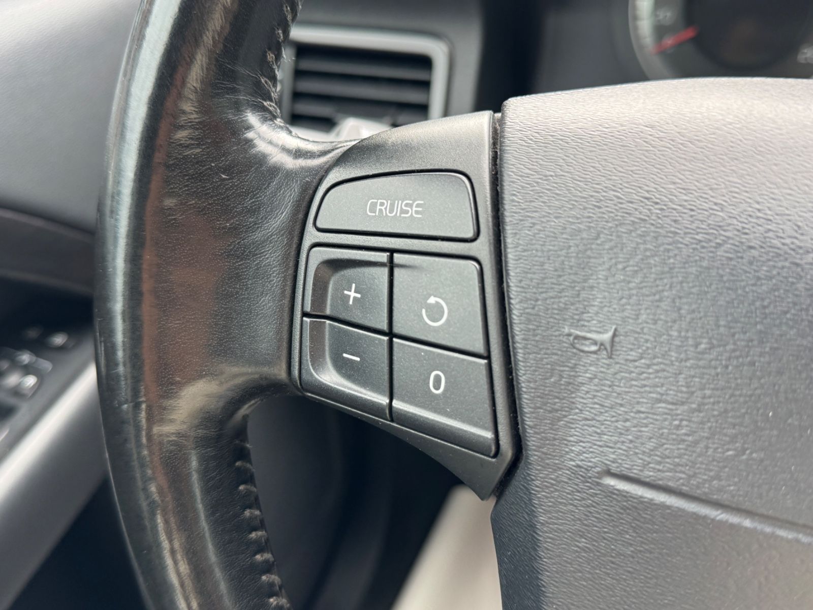 Fahrzeugabbildung Volvo V70 Kombi Momentum /Klimaautom./Navi./AHK/TÜV
