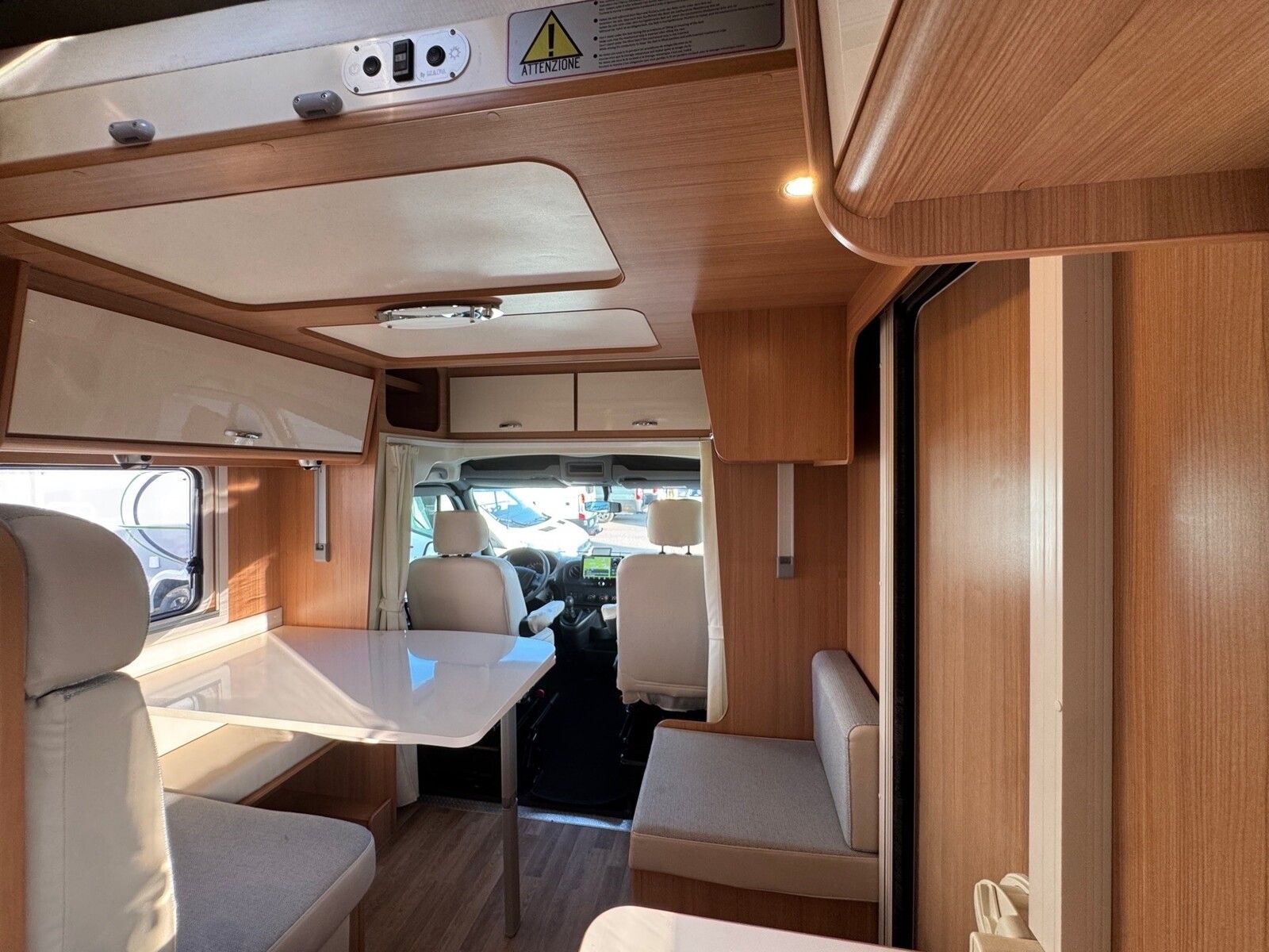 Fahrzeugabbildung Ahorn Camp T 680 Plus Rückfahrkamera, Markise, TV