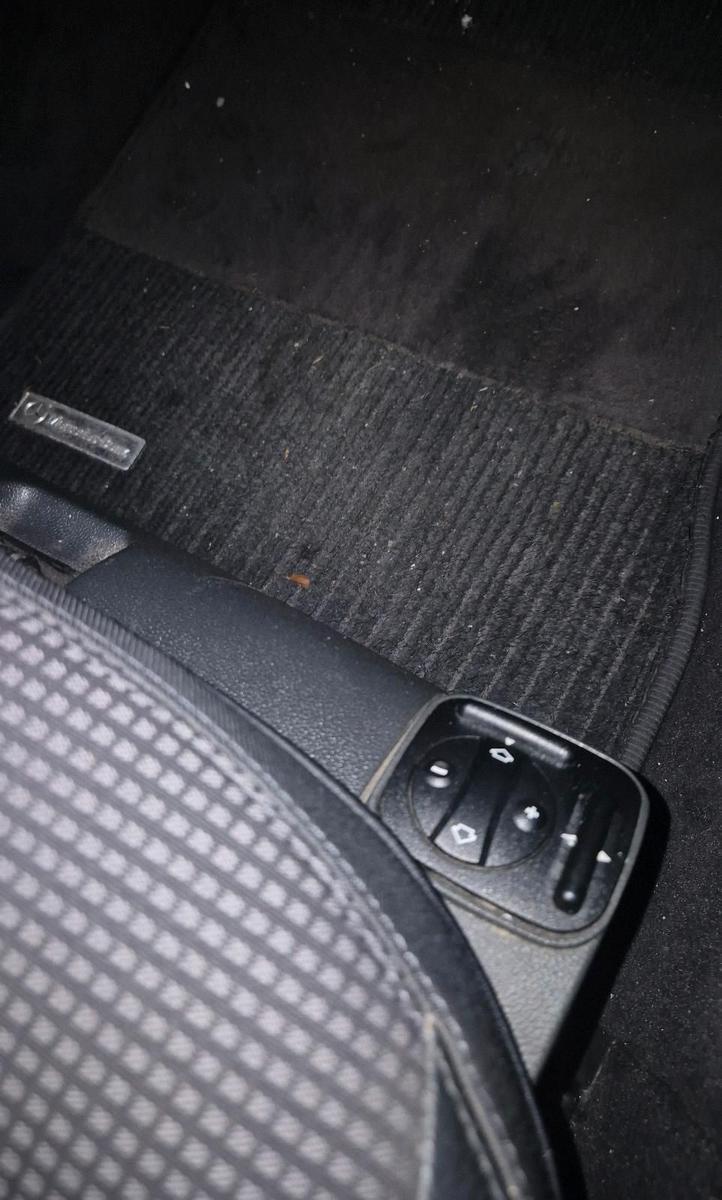 Mercedes-Benz E320 2004 — photo 8
