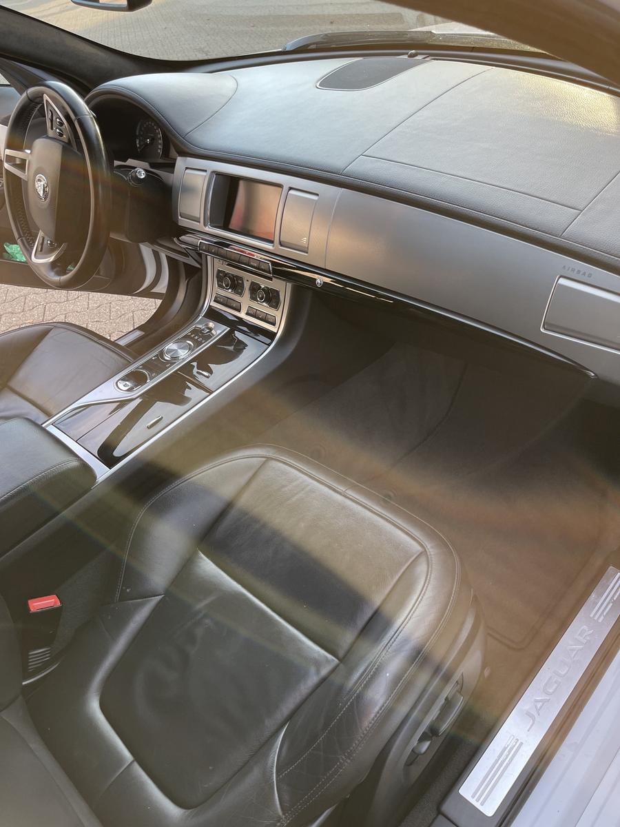 JAGUAR XF SPORTBRAKE 3.0 V6 DIESEL 241CH