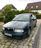 Skoda Octavia Combi 1.6 LX 74kW LX - Skoda Octavia aus 1999: Kombi