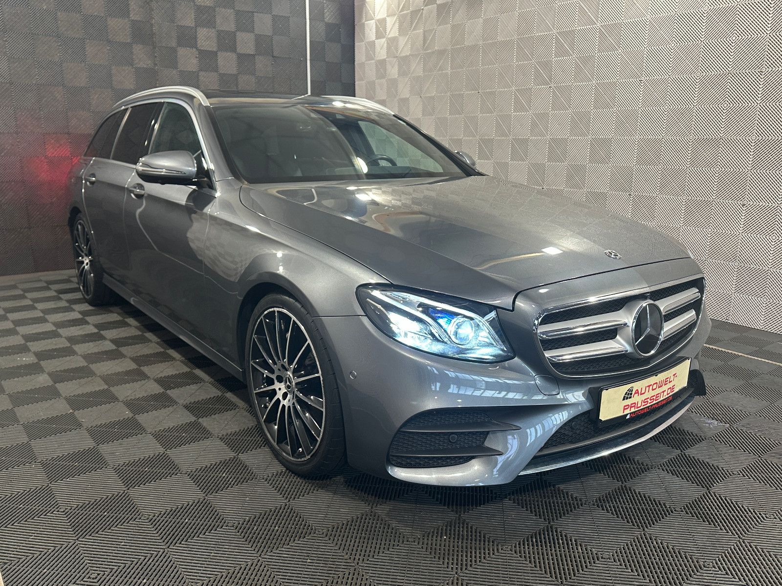 Gebrauchtwagen Mercedes-Benz E E 200 T*AMG*360°-MULTIBEAM-BURMESTER-ST.HZ-ACC in Horb am Neckar