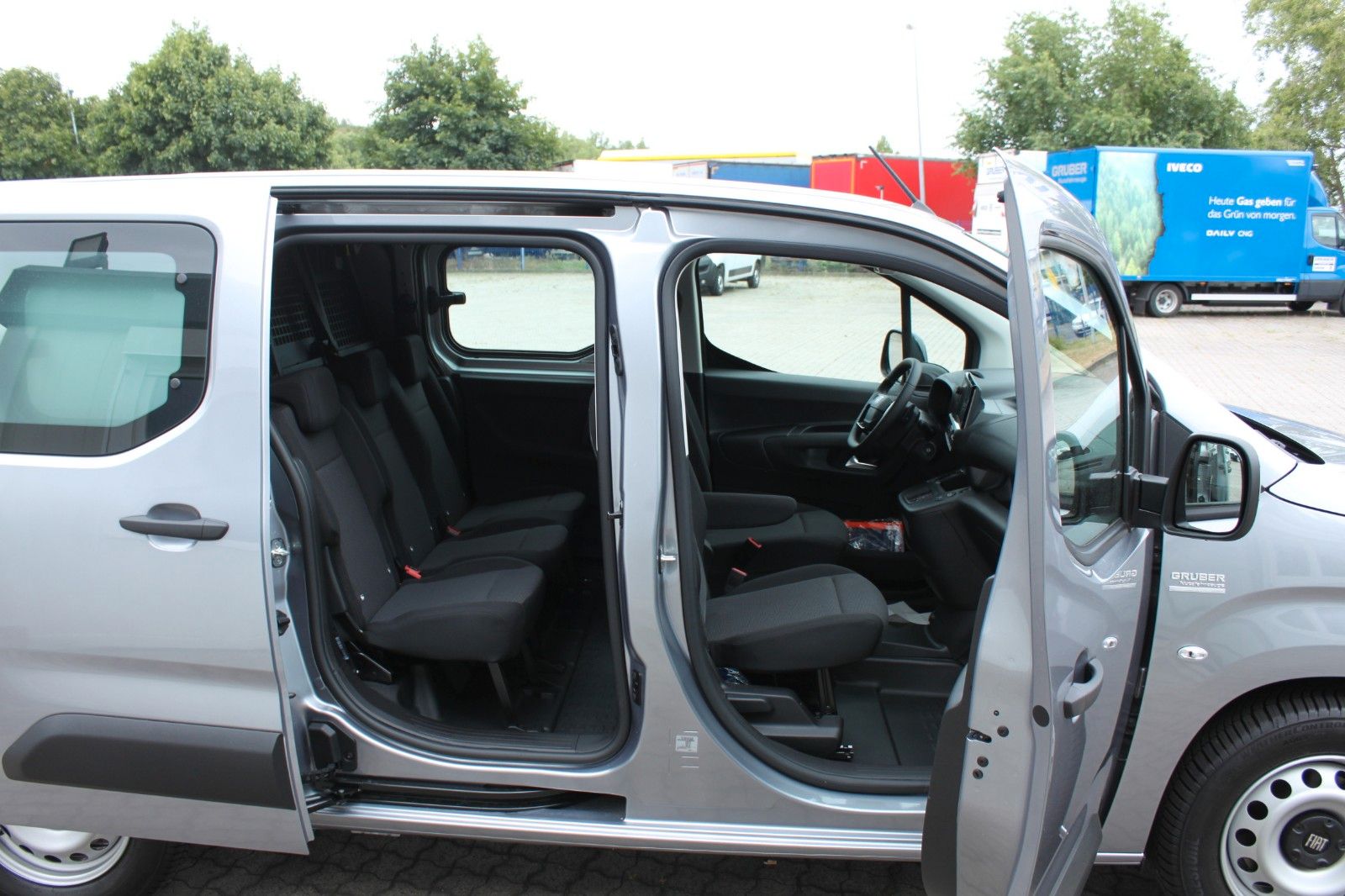 Fahrzeugabbildung Fiat serie 3 Doblò L2 Multicab 1.5 BlueHDi 131PS