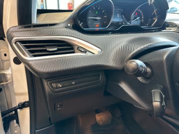 Peugeot 2008 Allure *Pano*Xenon*Navi*