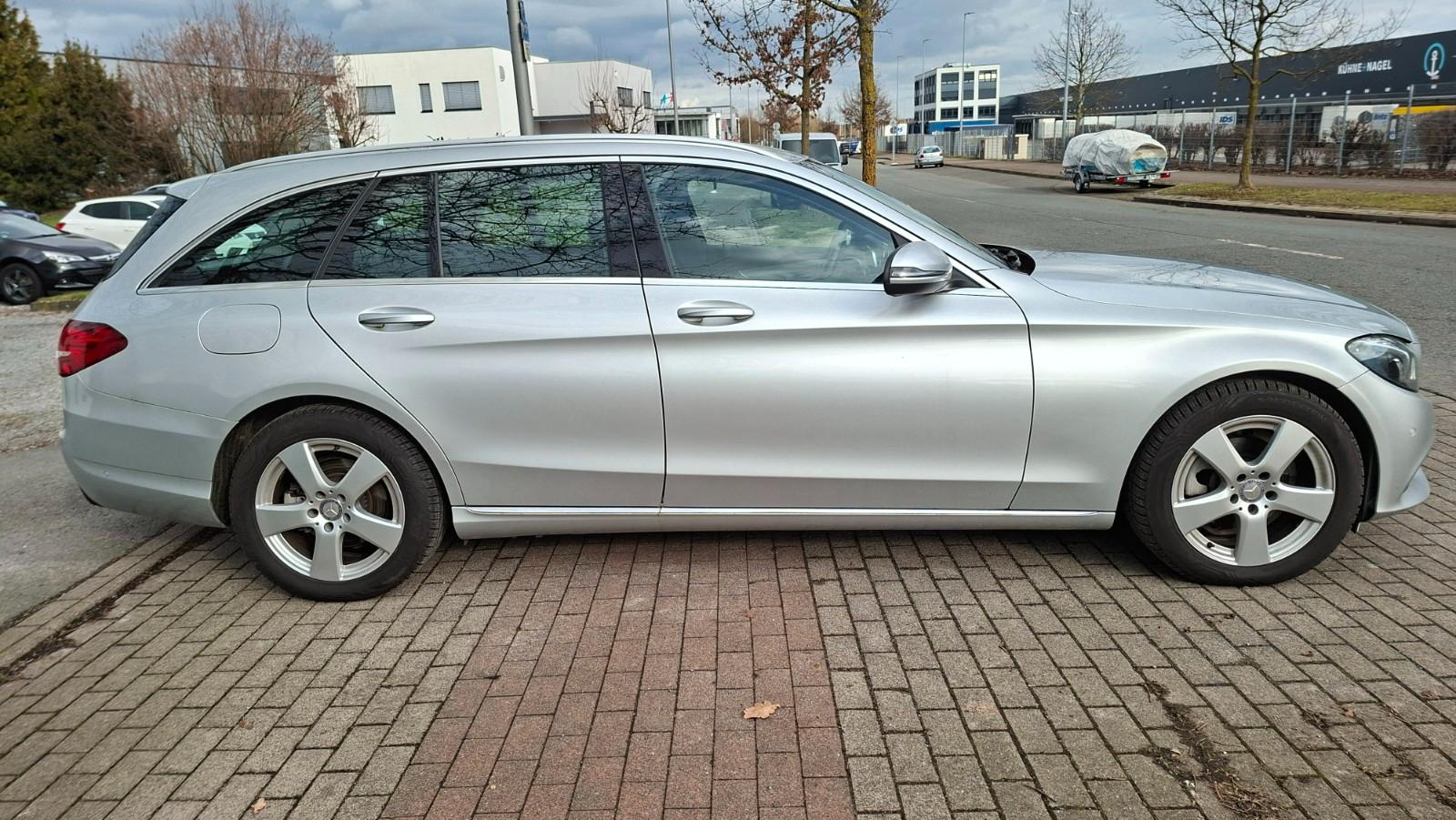 Mercedes-Benz 180 T Avantgarde- erst 39tkm- Navi- AHK -SHZ