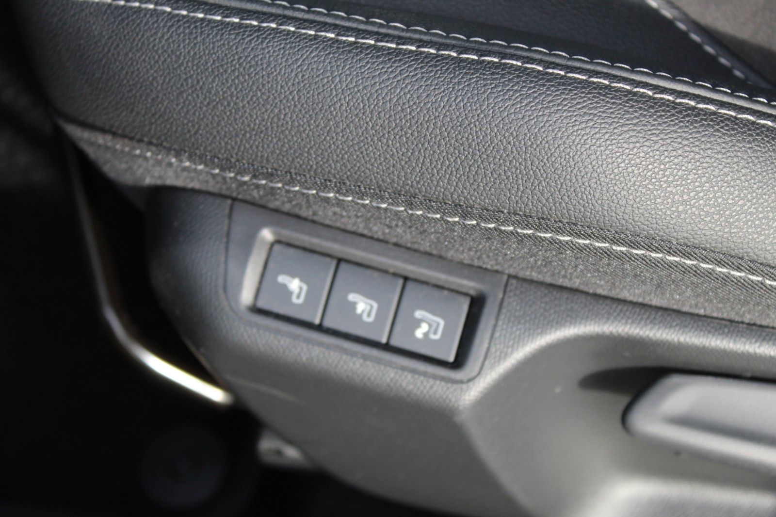 Fahrzeugabbildung Opel Mokka Ultimate*Black-Line*SHZ*LHZ*Navi*RFK