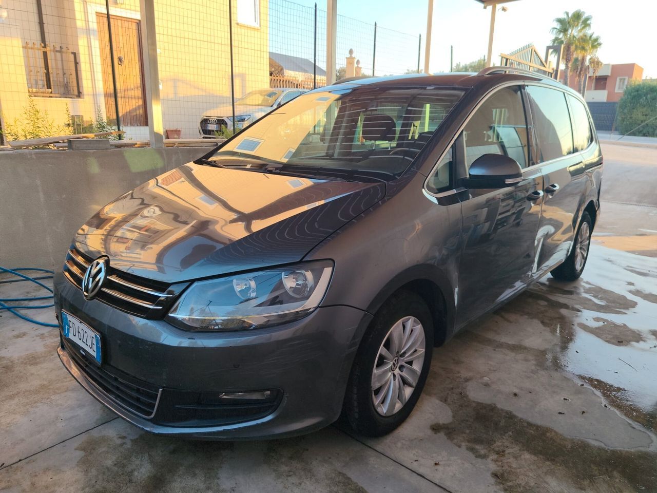 Volkswagen Sharan - 1