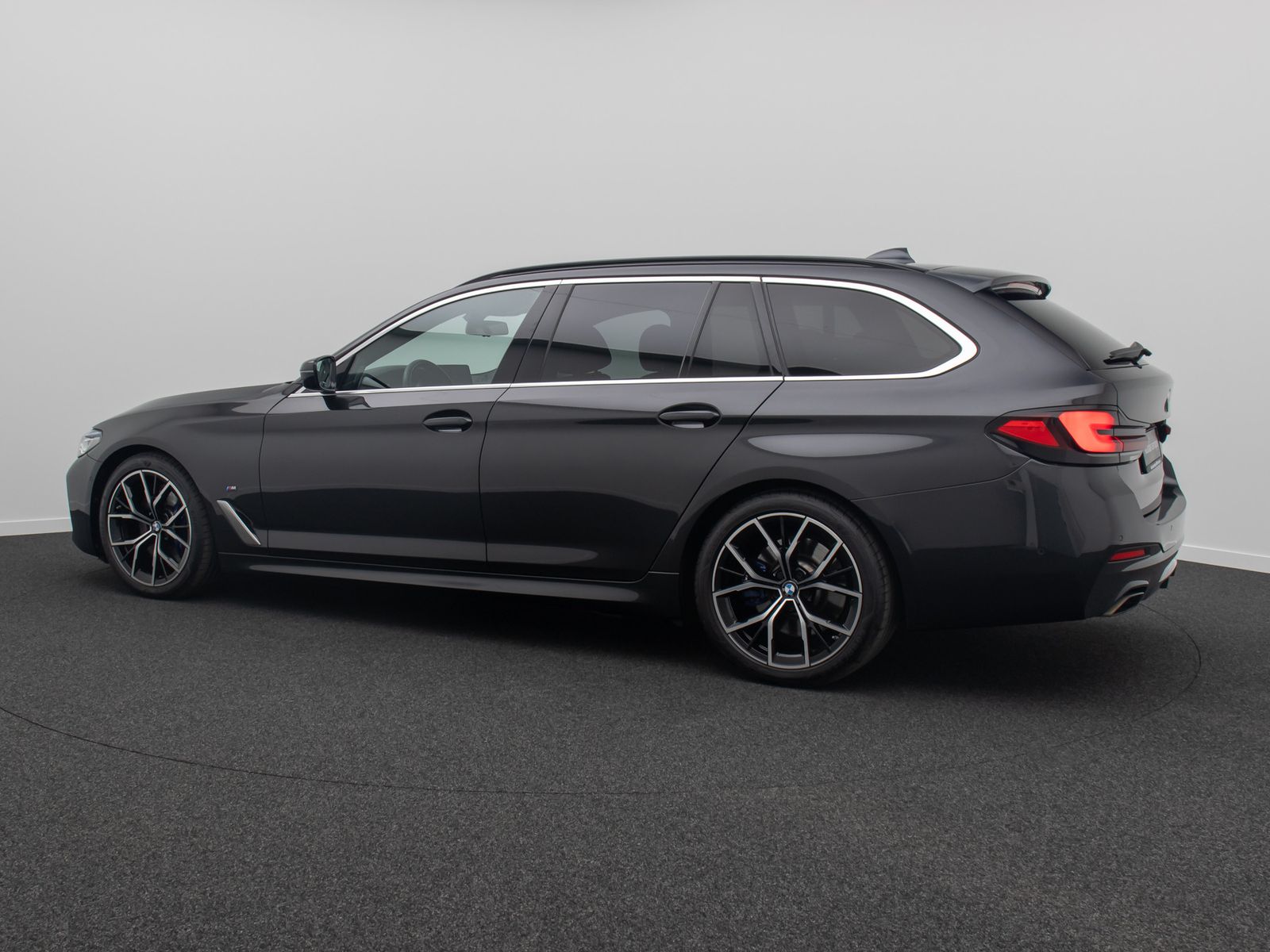 Fahrzeugabbildung BMW 530d M Sport Kamera DAB Laser Komfort H/K HUD 19