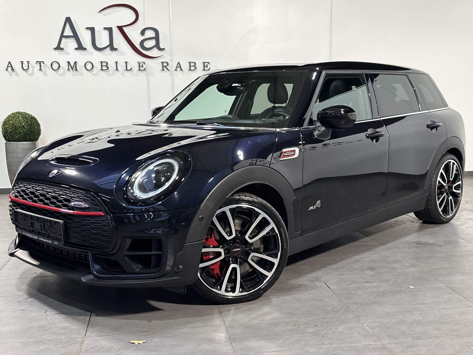 Fahrzeugabbildung MINI John Cooper Works Clubman All4 NAV+LED+PANO+H&K