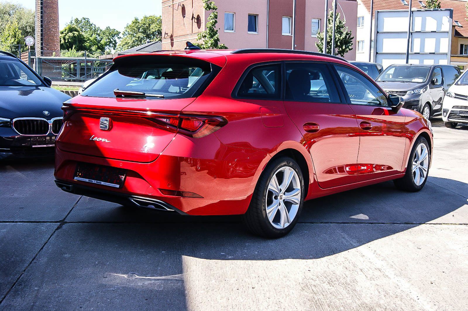 Fahrzeugabbildung SEAT Leon Sportstourer 1.5 FR VIRTUAL KAMERA ACC LED