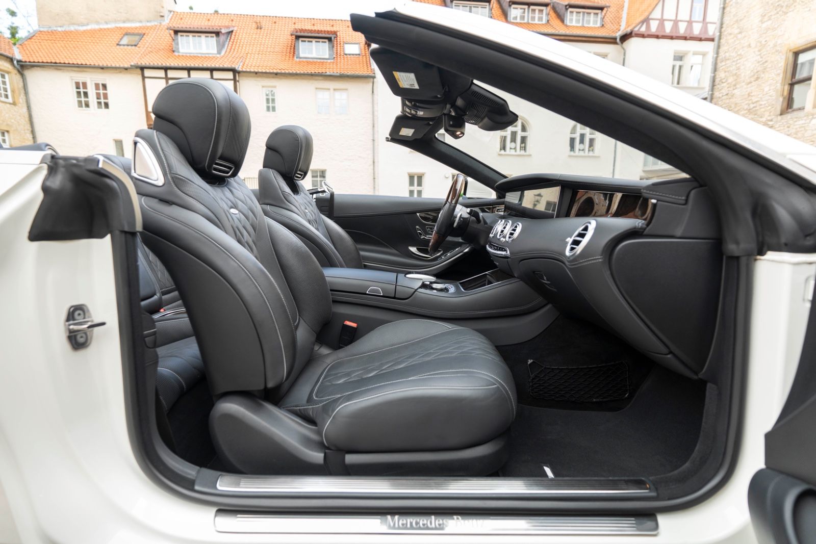 Fahrzeugabbildung Mercedes-Benz S 560 CABRIOLET BURMESTER 360° ACC MASSAGE LED