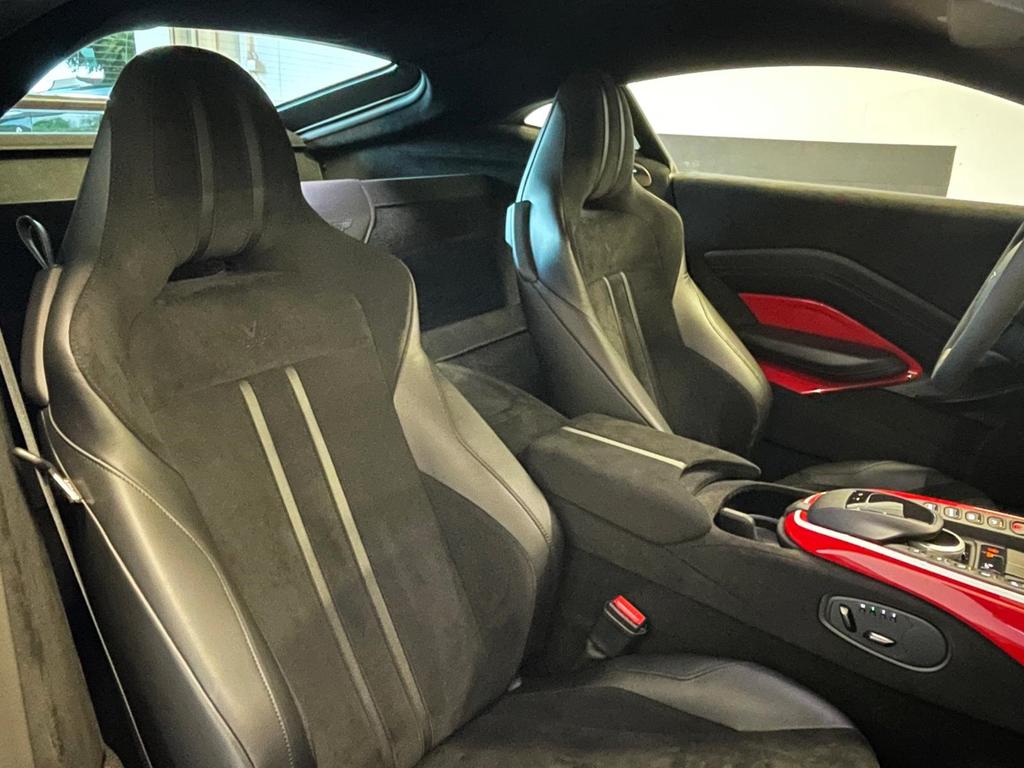 Aston Martin V8 Vantage