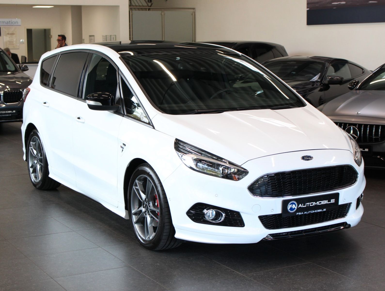 Fahrzeugabbildung Ford S-Max 2,0 ST-Line *PNRM*Kamera*AHK*19Zoll*1.Hand