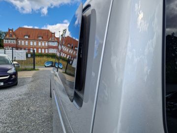 Mercedes V 220 - 9