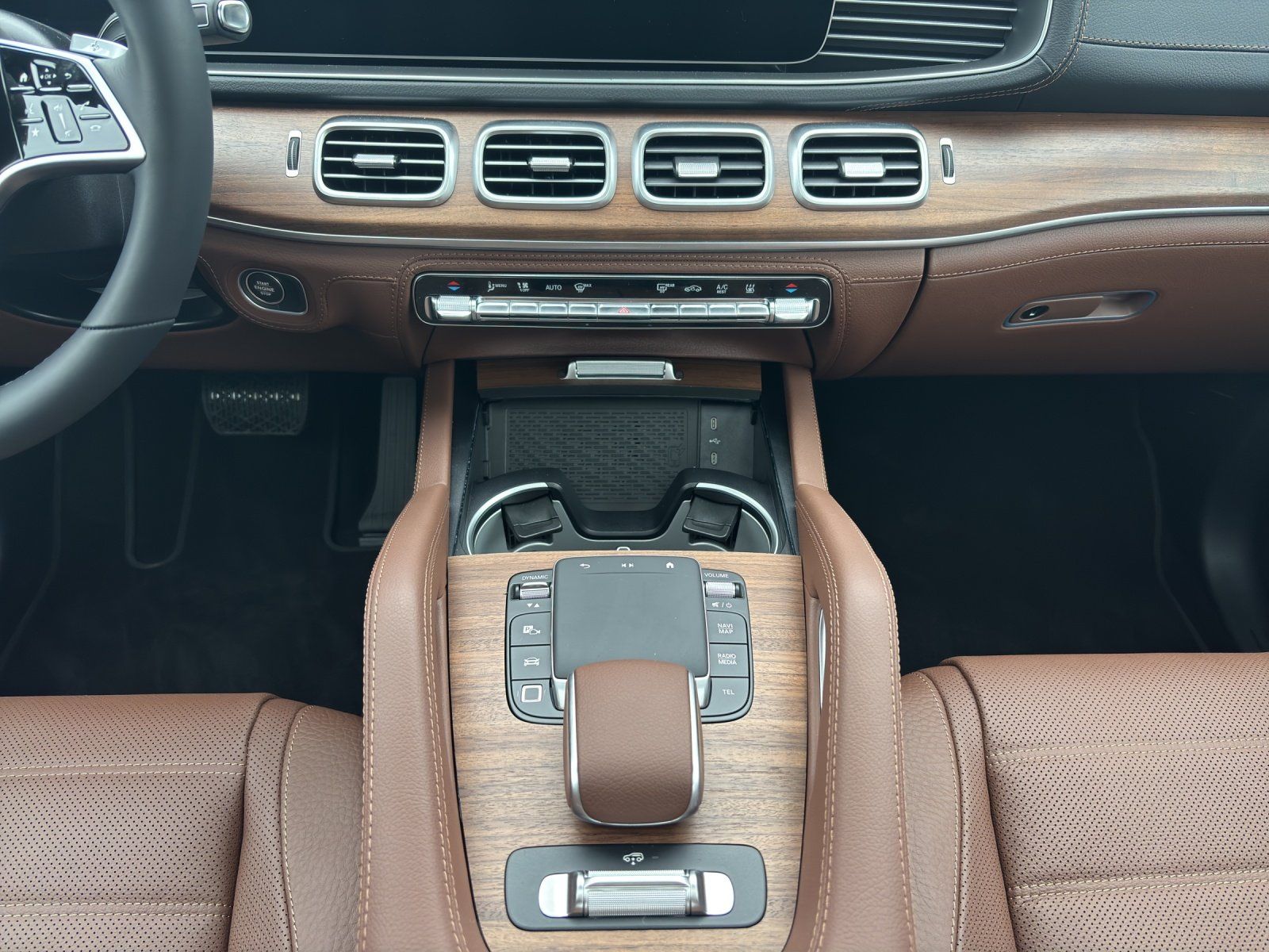 Fahrzeugabbildung Mercedes-Benz GLE 350 de 4M AMG AIRMATIC HEAD-UP PANO AHK 360°