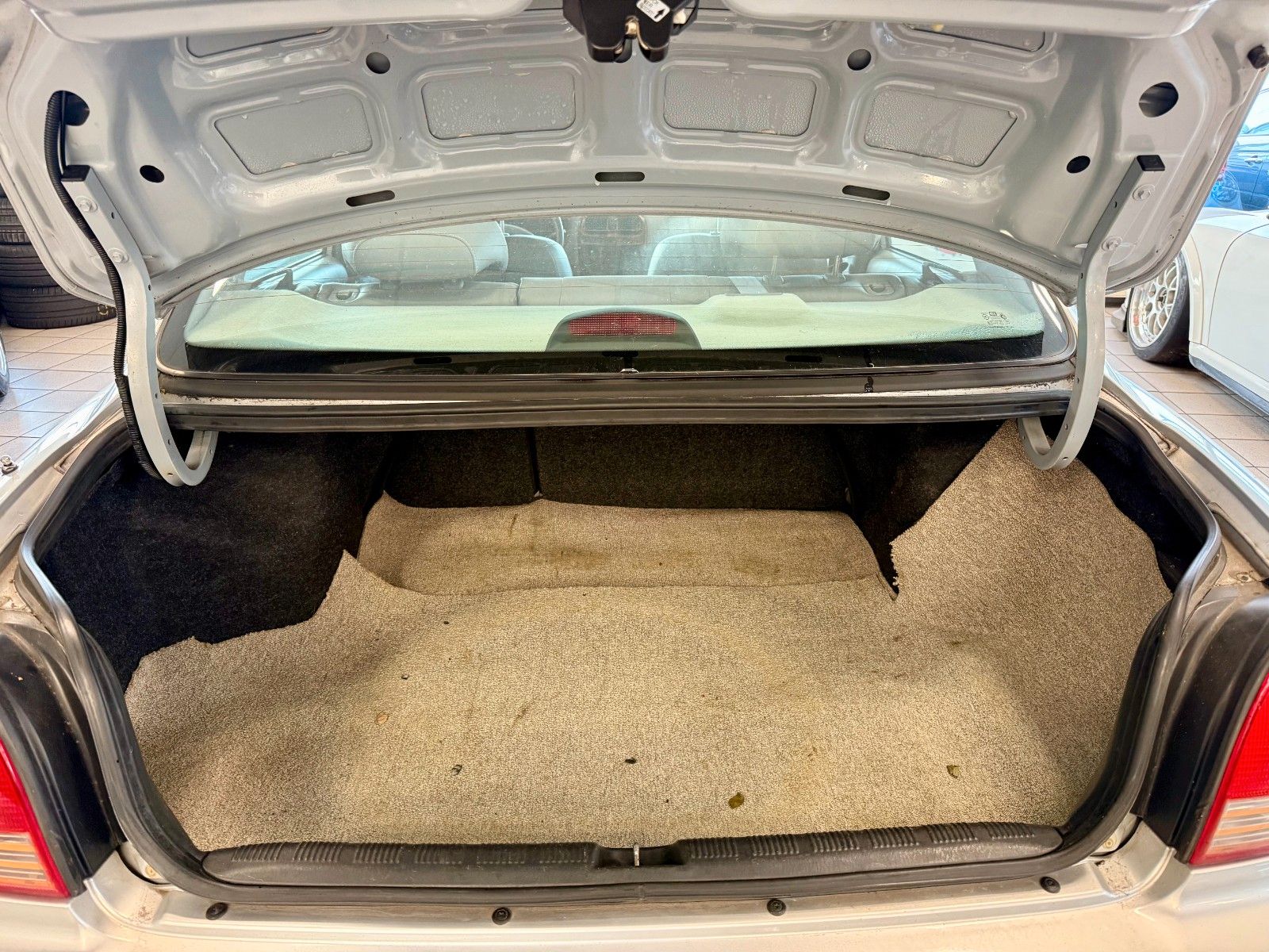 Fahrzeugabbildung Hyundai SONATA 2.0 16V GLS Schiebedach, Leder, Klima