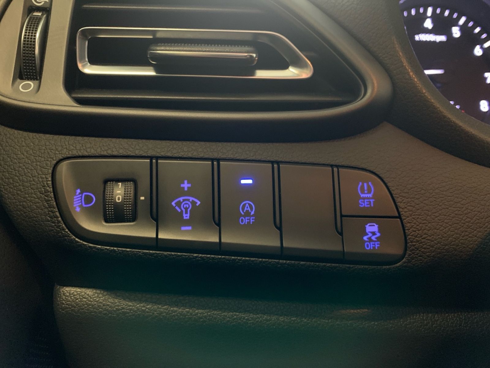Fahrzeugabbildung Hyundai i30 1.0 T-GDI Edition 30 1Hd Allwetter