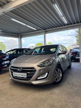 Hyundai i30 blue Trend 1.4 *Navi*Klima*Kamera - Hyundai i30 aus 2015