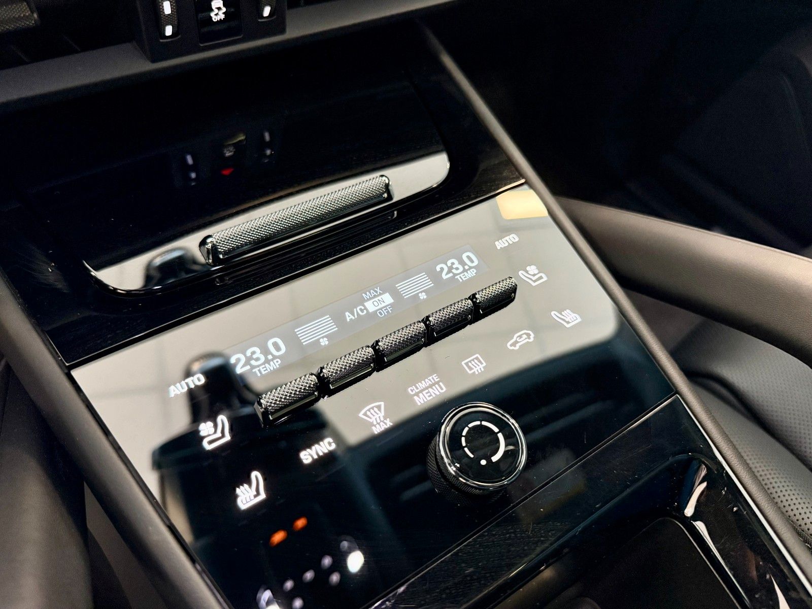 Fahrzeugabbildung Porsche Cayenne S E-Hybrid Panorama/AHK/Massage/HeadUP