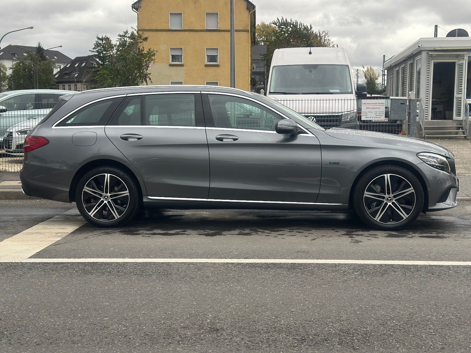 Fahrzeugabbildung Mercedes-Benz C 300 T de AVANTGARDE*1.HAND+AHK+VM.*
