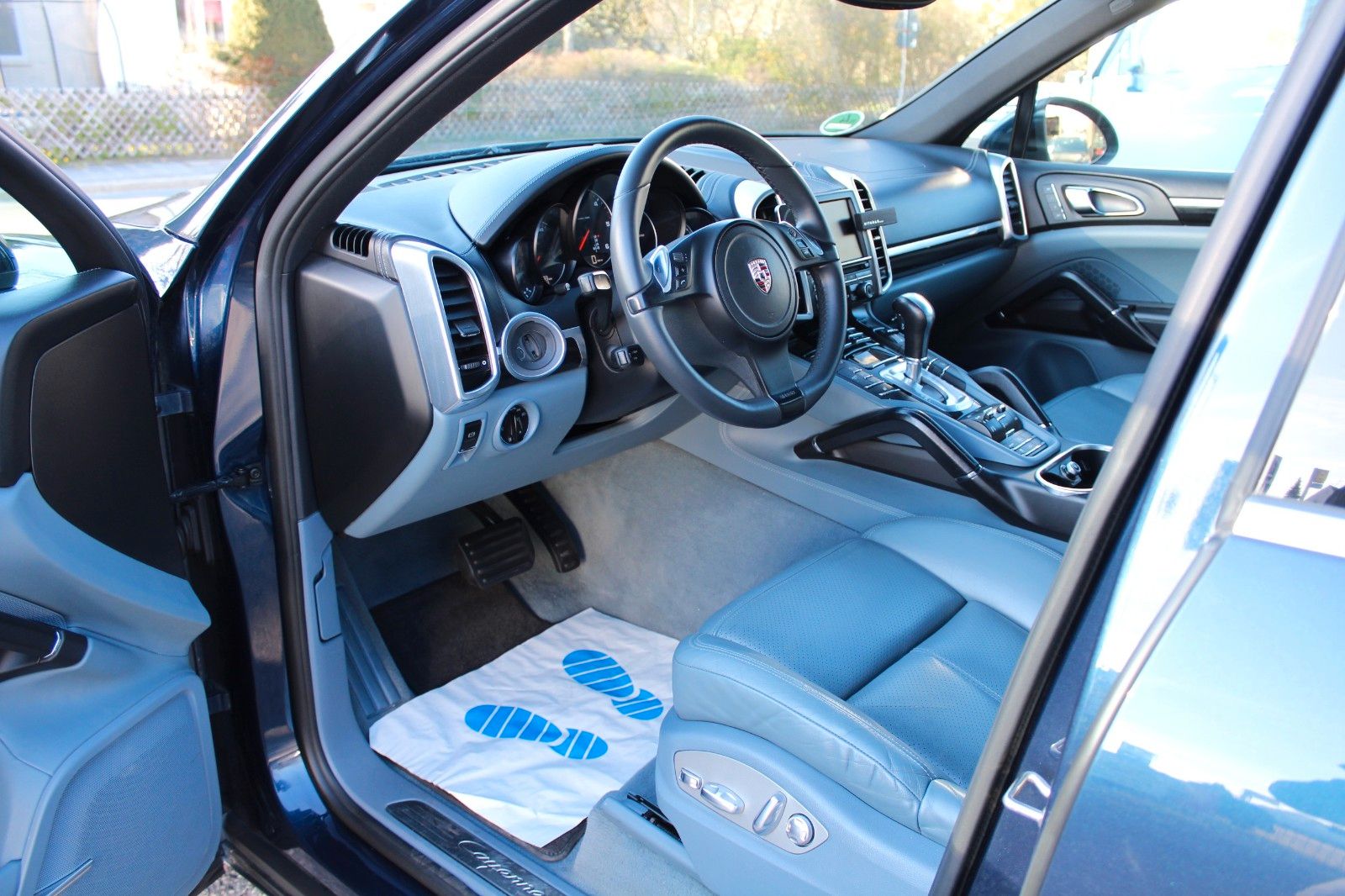 Cayenne Diesel V6 LUFTFAHR.,/AHK/SEHR GEPFLEGT!