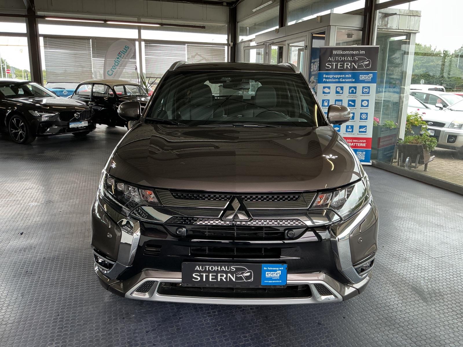 Mitsubishi Outlander PHEV Top 4WD * Sportpaket * 360 Kamera