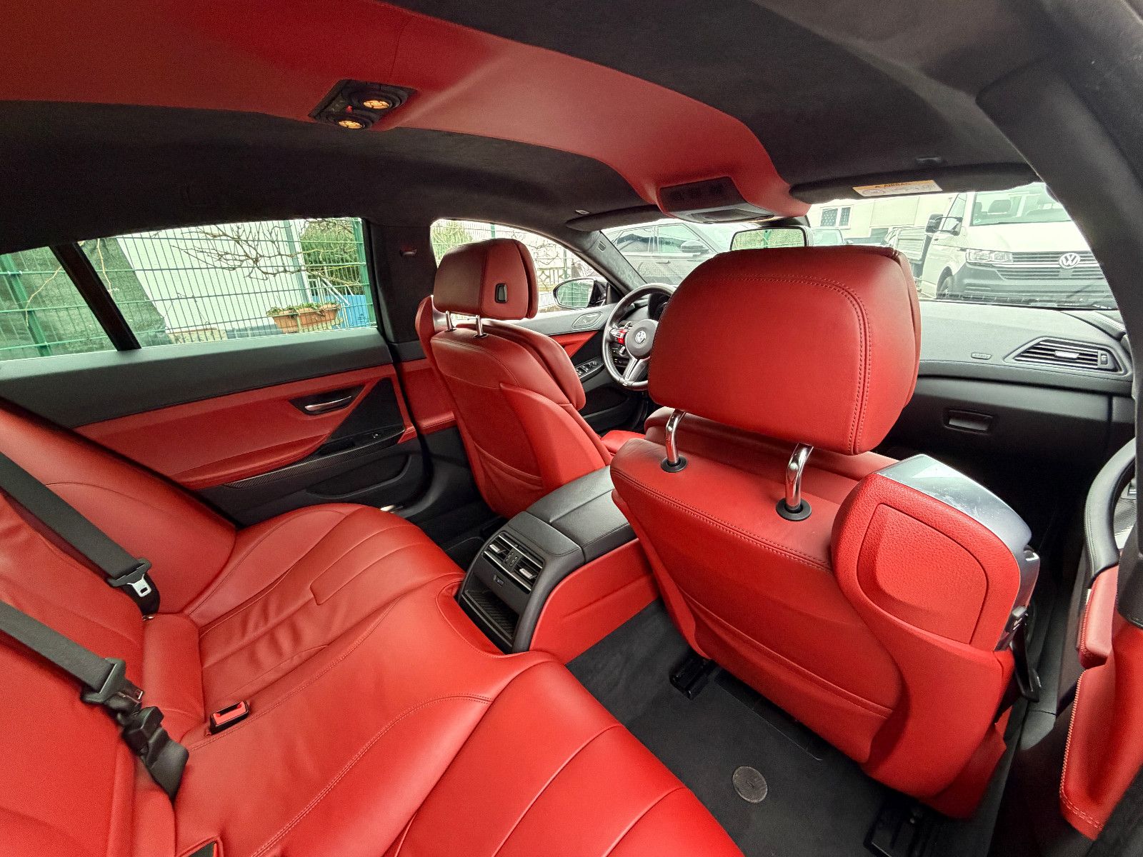 Fahrzeugabbildung BMW M6 Gran Coupe/CARBON/EXCLUSIVE/BLACK&RED/