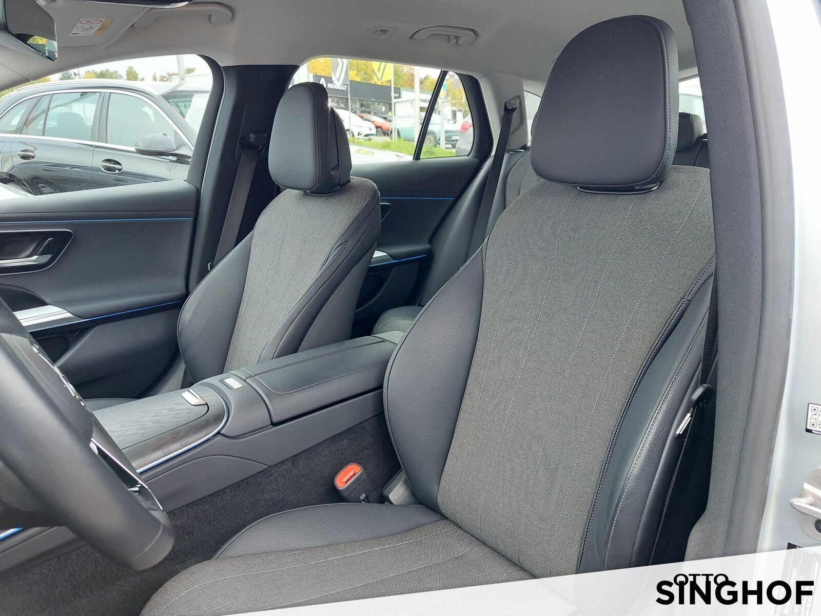 Fahrzeugabbildung Mercedes-Benz E 220 d T Avantgarde +AHK+Rü Kam+Distronic+LED+