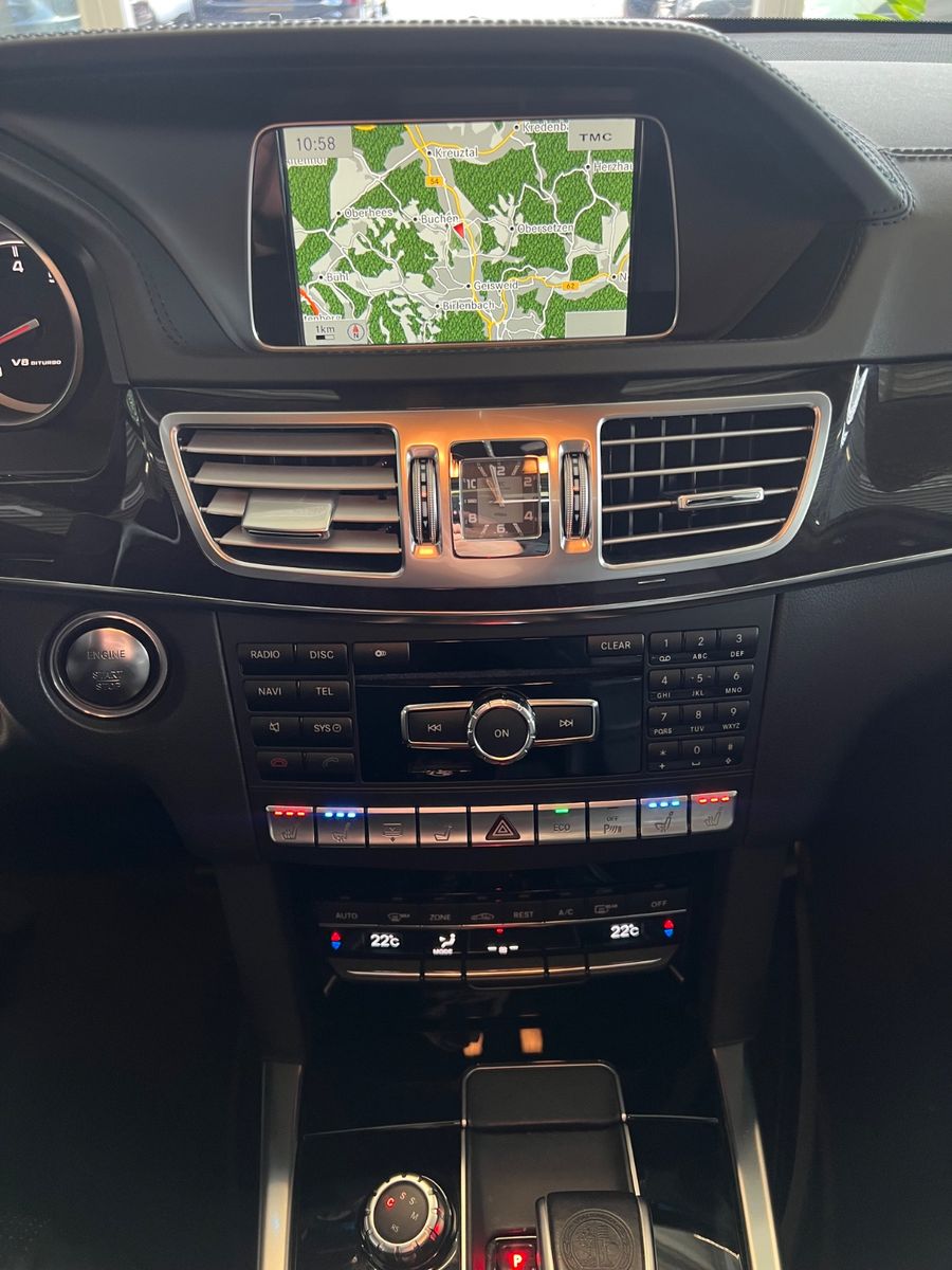 Fahrzeugabbildung Mercedes-Benz E 63 AMG E Lim. *DIAMANTWEISS*MB-SCHECKHEFT*