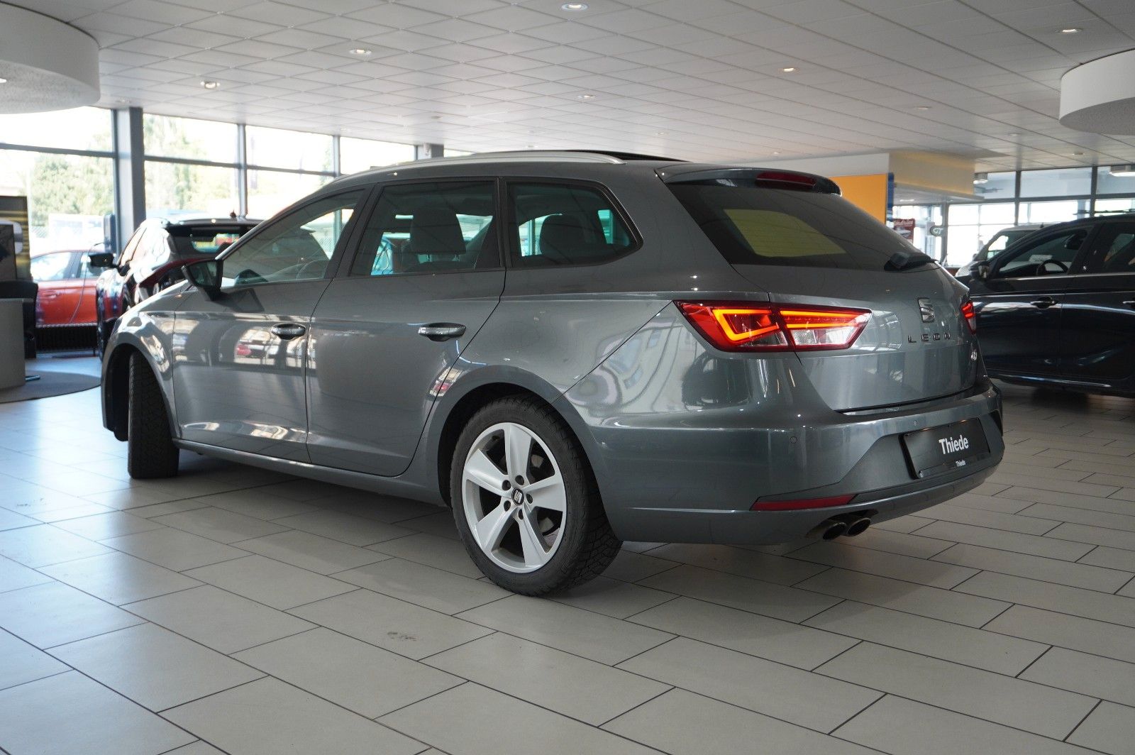 Fahrzeugabbildung SEAT Leon ST 1.4 TSI FR SPORT DSG KLIMA/PDC/TEMP/PANO