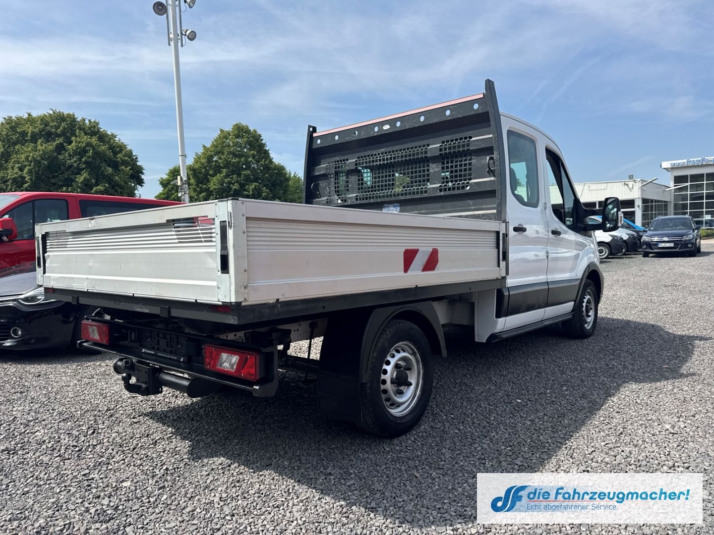 Fahrzeugabbildung Ford Transit Pritsche 310 L2 Doppelkabine Basis 2.0 T