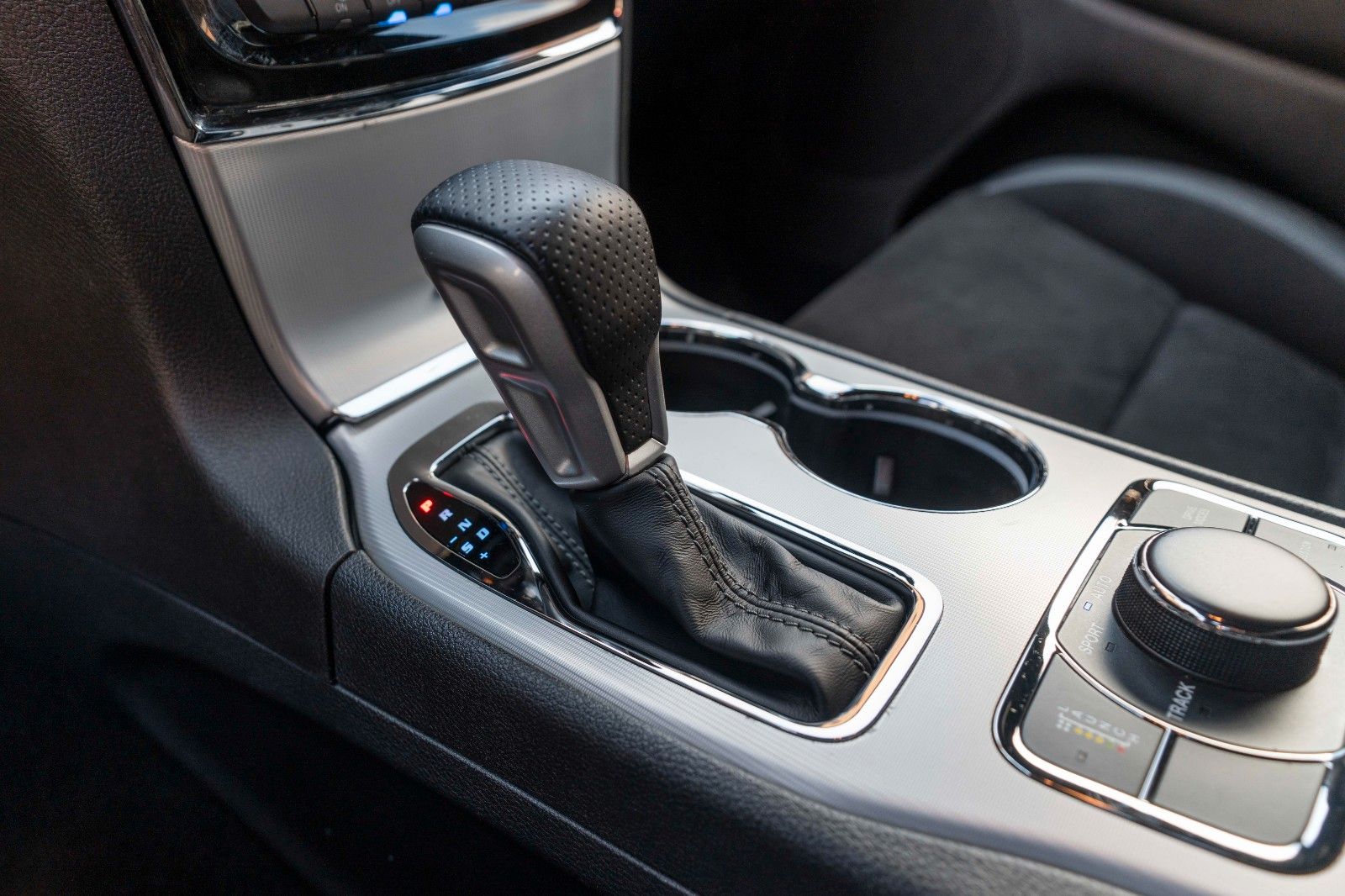 Fahrzeugabbildung Jeep Grand Cherokee 6.4l V8 HEMI SRT LPG ACC KAM