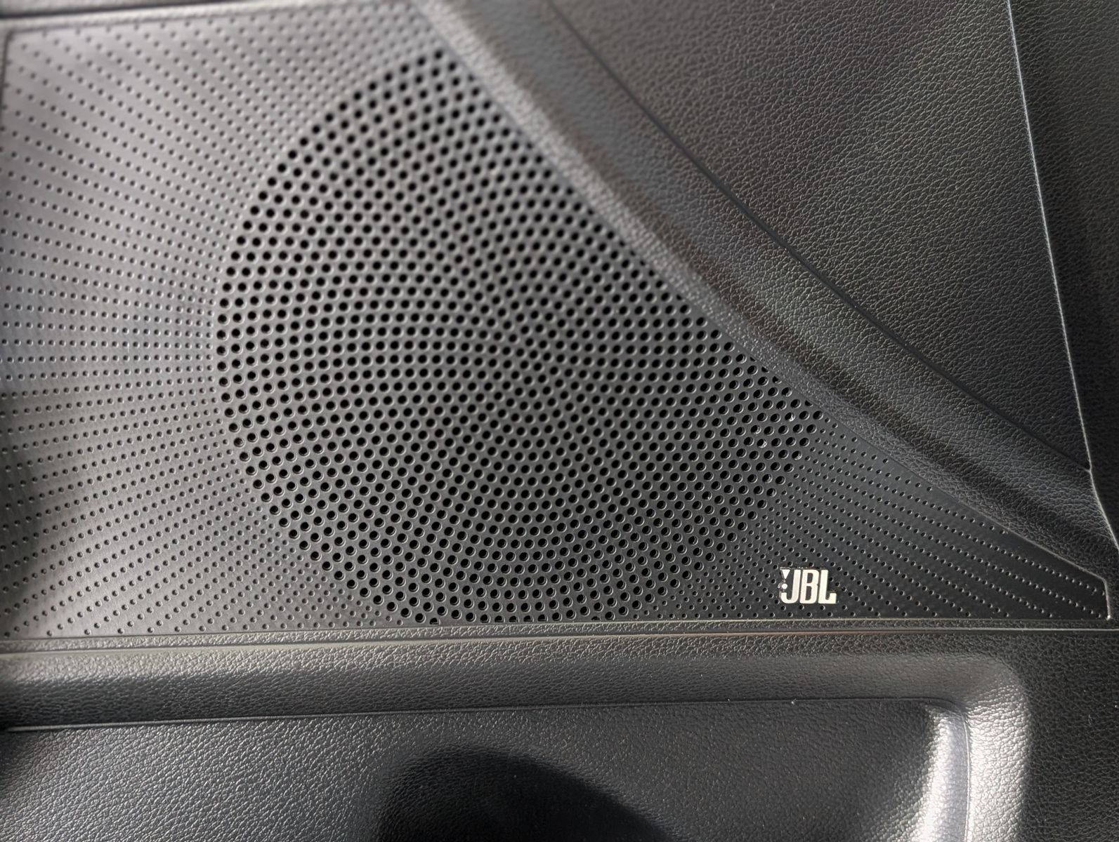 Fahrzeugabbildung Kia cee'd Sportswagon 1.5 Spirit SCC JBL KAM 7J Gar.