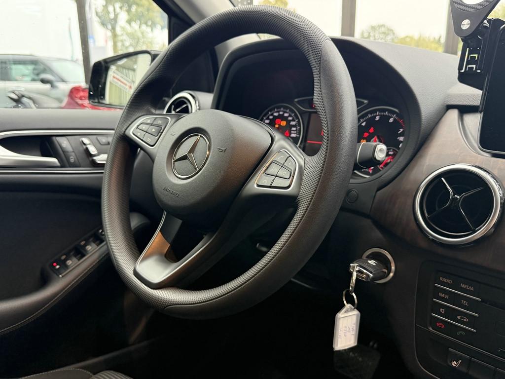 Mercedes-Benz B 220 CGI 4Matic, Navi, 7G-Tronic, AHK, Klima