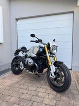 BMW R Nine T  R9T - BMW 9