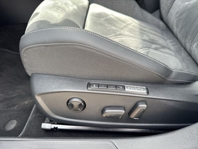 Golf VIII EDITION 50 1.5 eTSI DSG AHK HARMON KAR