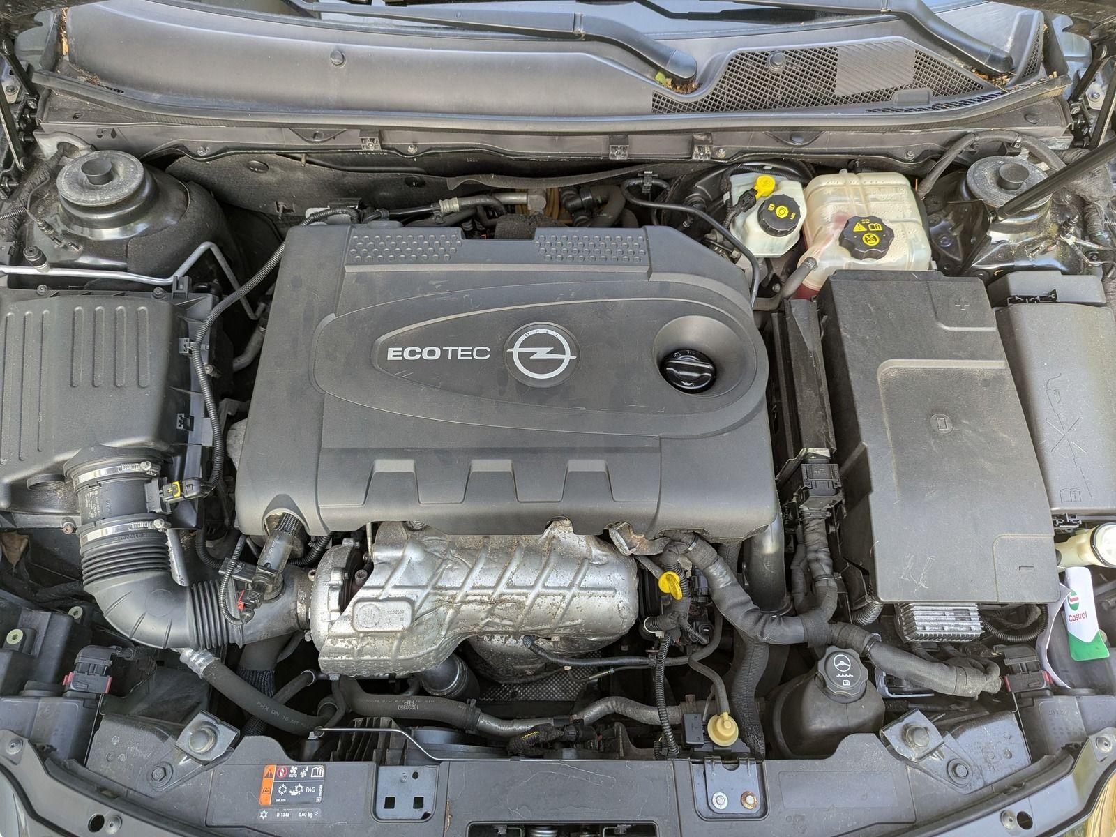 Opel Insignia 2011 — photo 11